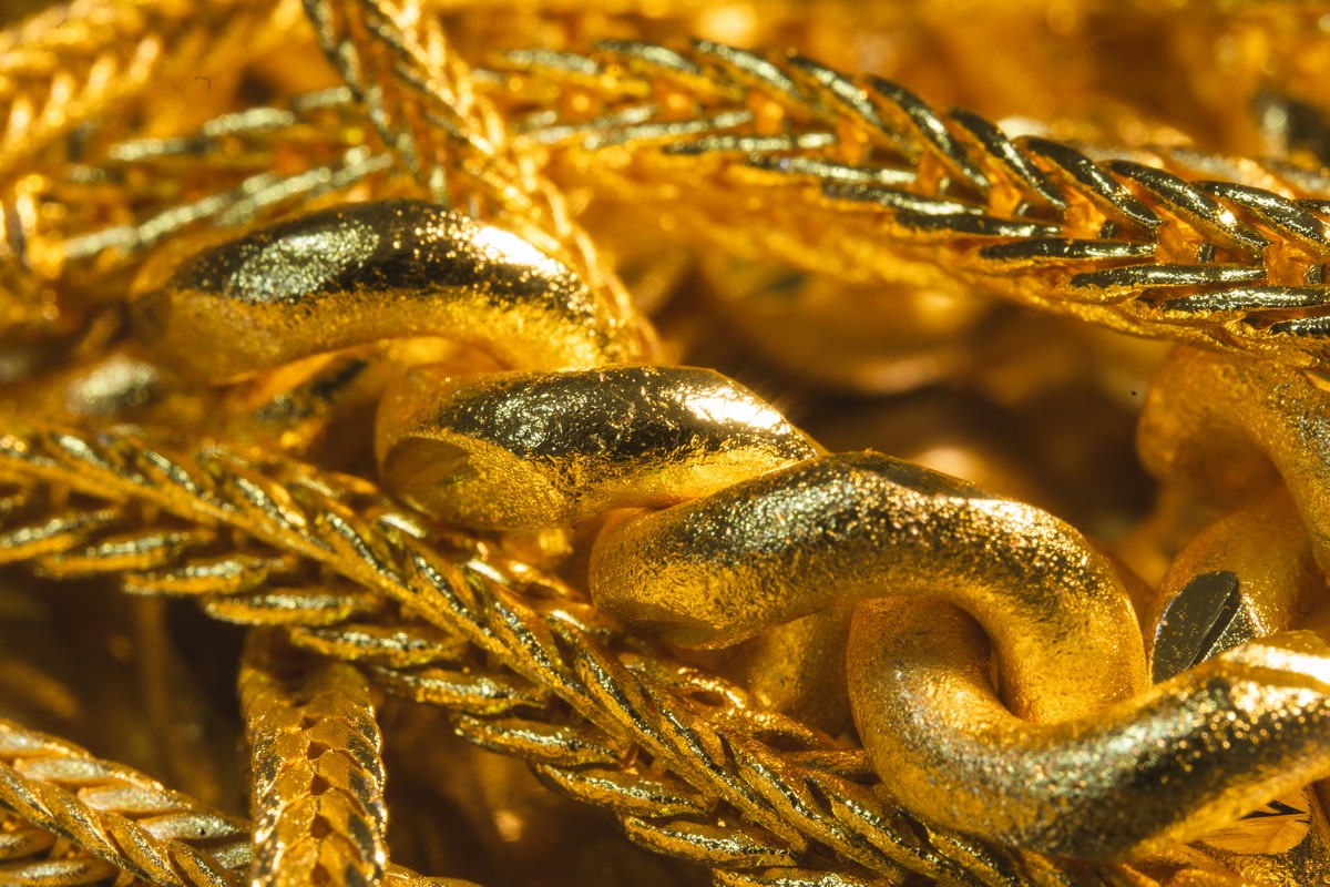 Indulge in Luxury, Exquisite Jewellery Collection Featuring Shiny Gold Precious Gems
